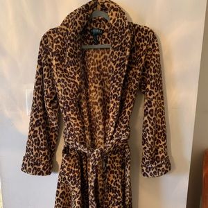 Leopard plush robe